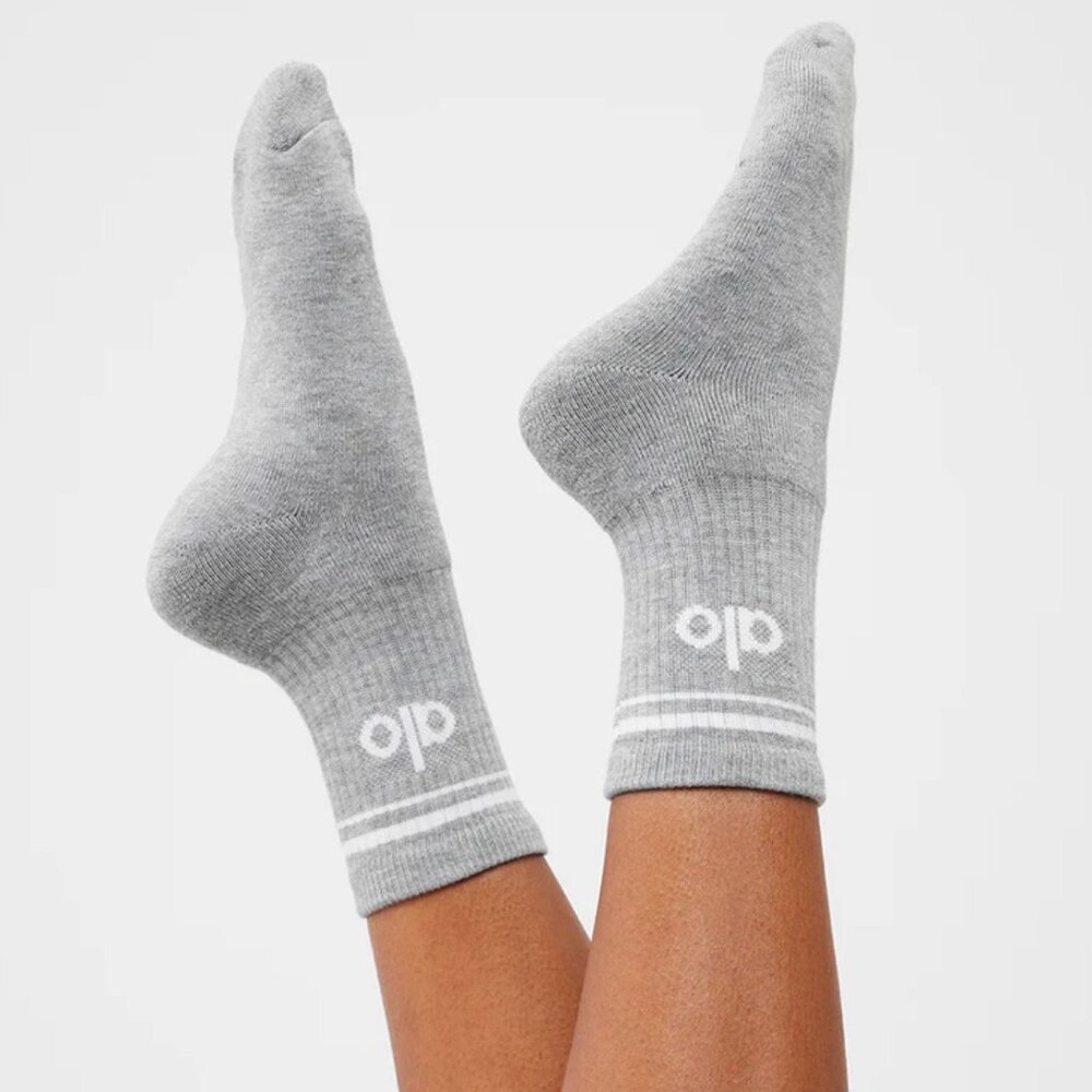 ALO Yoga Unisex Half-Crew Socks in Gray/White - NEW - Picture 2 of 4